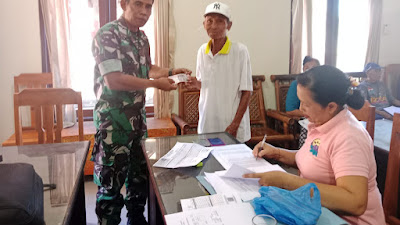 Koramil 1609-03/Seririt berperan aktif dlm Pembagian BLT Dana Desa di Desa Binaan